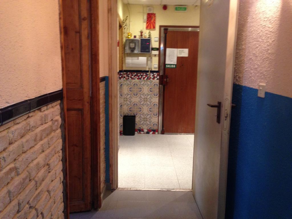 Pension Bertolin Barcelona Ngoại thất bức ảnh